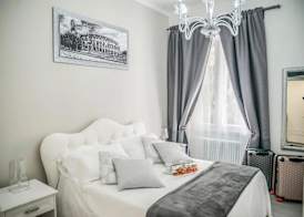 Central Luxury Apartment 3