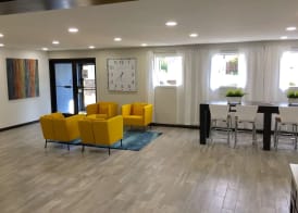 Days Inn & Suites by Wyndham Cincinnati North 5