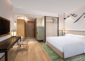 Courtyard by Marriott Wuxi Lihu Lake 4
