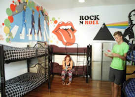 Play Hostel Soho 4
