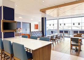 Holiday Inn Express & Suites Weatherford by IHG 4