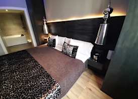 DAOS Suites & Terrace Marbella 4