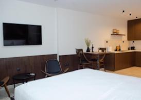 Leone suites 4