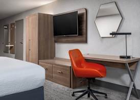 Holiday Inn Express & Suites FRESNO (RIVER PARK) HWY 41 by IHG 5