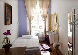 Timeout City Hotel, 5 min to city center, Self Check In 5