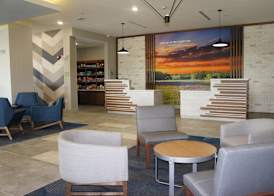 La Quinta Inn & Suites by Wyndham College Station North 3