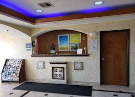 Days Inn & Suites by Wyndham Cleburne TX 2
