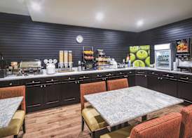 La Quinta Inn Suites By Wyndham Brooklyn Central 4