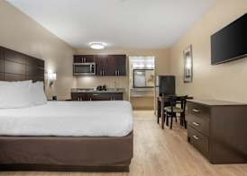 SureStay Studio by Best Western Gonzales 5