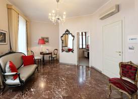Porta Di Mezzo Luxury Suites & Rooms 5
