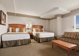 Ramada by Wyndham Edmonton South 4