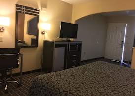 Days Inn & Suites by Wyndham Houston North - Spring 5