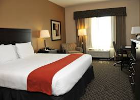 Holiday Inn Express & Suites CLINTON by IHG 4