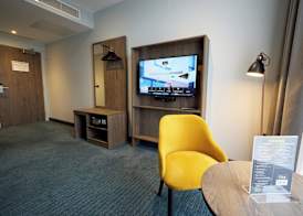 Holiday Inn - the niu, LOOM MANCHESTER NORTH by IHG 5