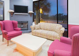 Howard Johnson by Wyndham Dothan 3