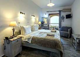 Vardia Hotel 4