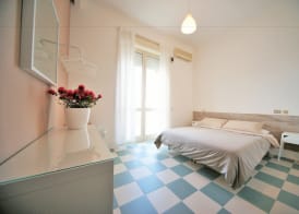 Hotel Happy 4