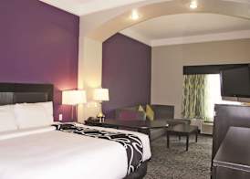 La Quinta Inn & Suites by Wyndham Pearland - Houston South 4