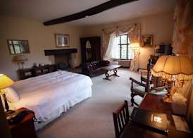 Cwrt Bleddyn Hotel & Spa 5