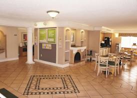 La Quinta Inn by Wyndham Kansas City Lenexa 2