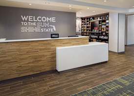 Hampton Inn Kissimmee North 4