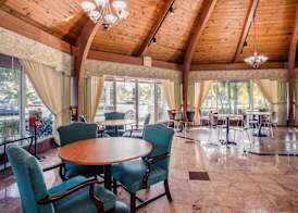 Super 8 by Wyndham North Palm Beach 4