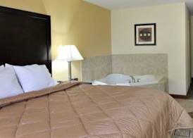 Quality Inn & Suites Greenville near downtown 4