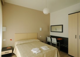 Honey Rooms 4