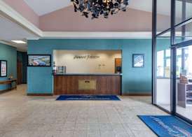 Howard Johnson Hotel & Conference Center by Wyndham Salem 3