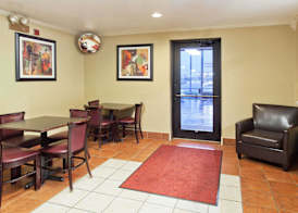 Super 8 By Wyndham Tuscaloosa 3
