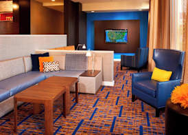 Courtyard by Marriott Rockford 2