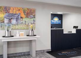 Days Inn by Wyndham Davenport 2