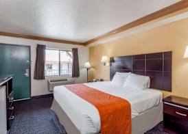 Howard Johnson by Wyndham Norco 5