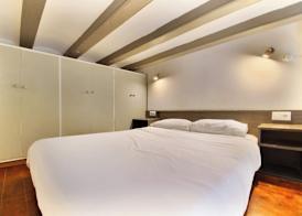 Aqua Apartment by Olala Homes 2