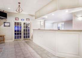 Days Inn by Wyndham Dover Downtown 2