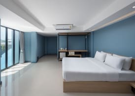 Nora LakeView 3