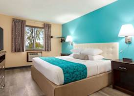 Howard Johnson by Wyndham Waterloo/Cedar Falls 4