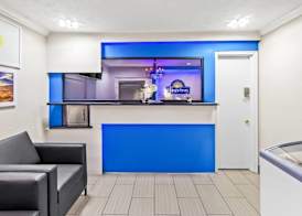 Days Inn by Wyndham Houston East 3