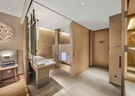 Hangzhou Huaxia Center Hotel, Vignette Collection by IHG 4