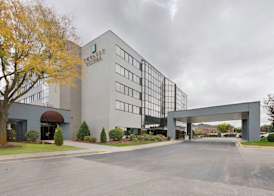 Embassy Suites by Hilton Milwaukee Brookfield 2