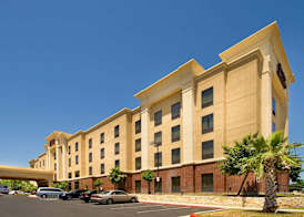 Hampton Inn & Suites San Antonio-Airport 4