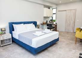 Elegant Rooms Athens 4