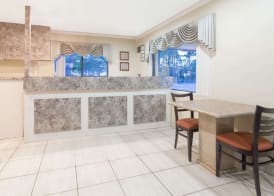 Super 8 by Wyndham Ft Walton Beach 2