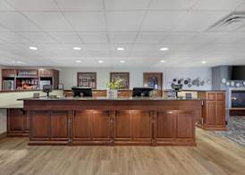 Best Western Plus Dubuque Hotel and Conference Center 3