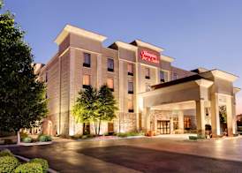Hampton Inn & Suites Addison 2