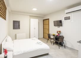 The Red Tent Social Hostel 5