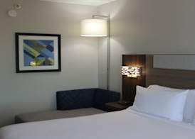 Holiday Inn Express & Suites WILSON-DOWNTOWN by IHG 2