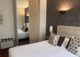 Contact Hotel Hôtel De Troyes 4