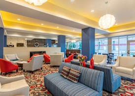 La Quinta Inn and Suites by Wyndham Bloomington 4