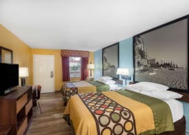 Super 8 by Wyndham Bradenton Sarasota Area 3